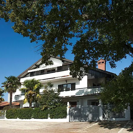 Apartman Paolija App2 *
